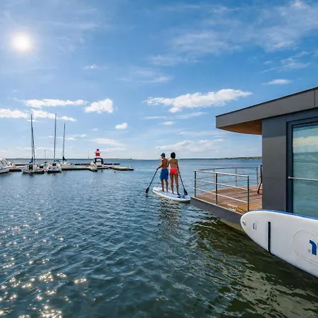 Semesterbostad Floatinghouse Vroni
